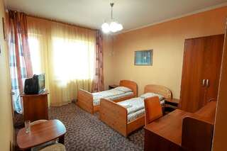 Отель Laguna Славское Стандартный двухместный номер с 2 отдельными кроватями-1